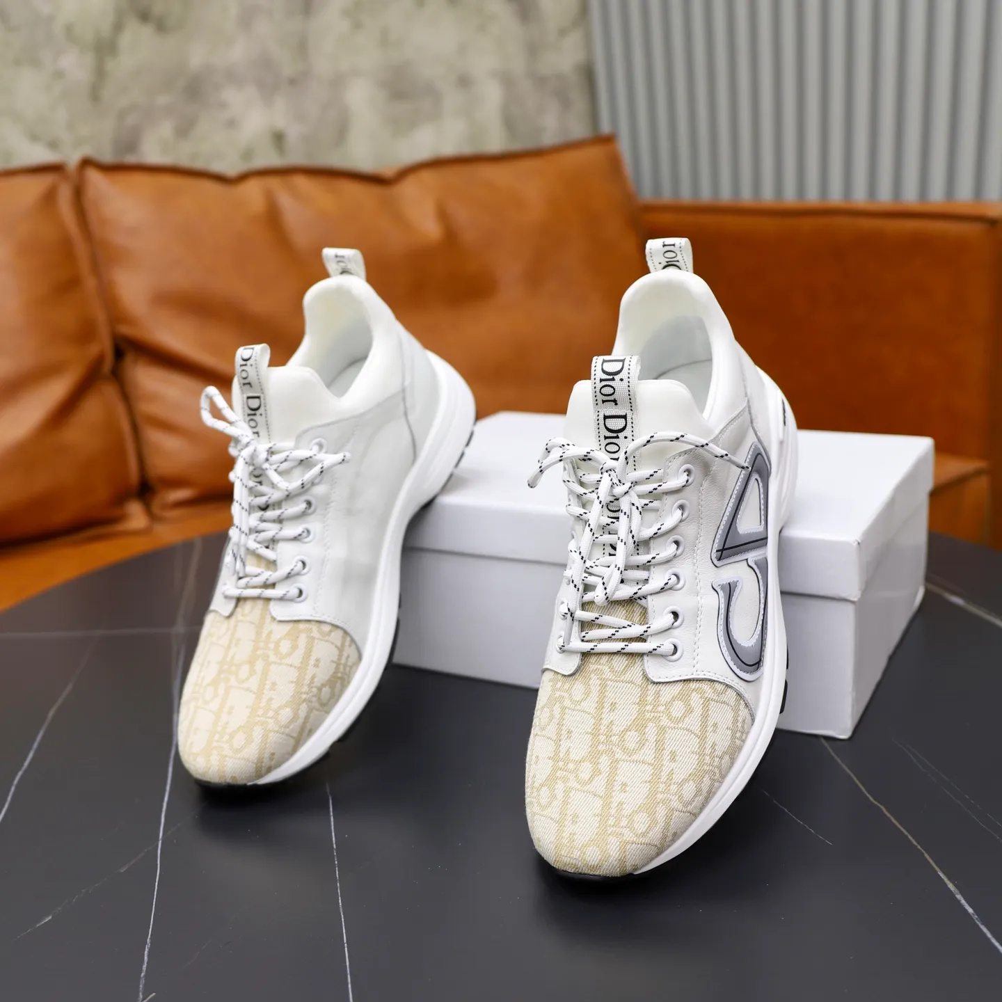 Ex-factory price: 462💰🙅‍♂️🙅‍♂️🙅‍♂️ Brand: Dior DIOR Standard code: 38-44 (45 customized) Grade: Same as the official website Material: Original material splicing Comfortable and breathable lining Lightweight and wear-resistant sports outsole Style category: Men's fashionable casual shoes Running sneakers Distinguished luxury brand elements Top luxury Color: actual picture color
